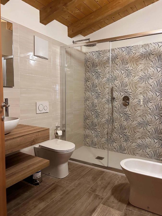 La Volpe Rossa Rooms And Apartments San Felice del Benaco Εξωτερικό φωτογραφία
