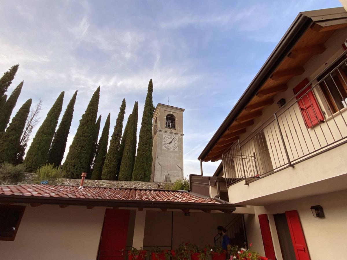 La Volpe Rossa Rooms And Apartments San Felice del Benaco Εξωτερικό φωτογραφία