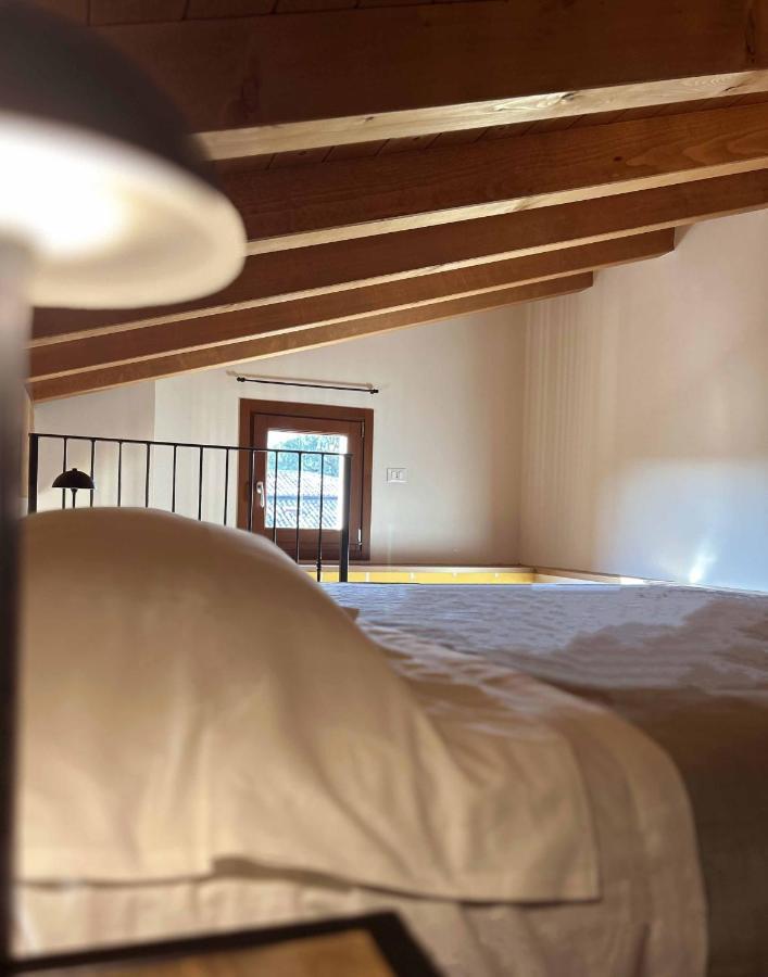 La Volpe Rossa Rooms And Apartments San Felice del Benaco Εξωτερικό φωτογραφία