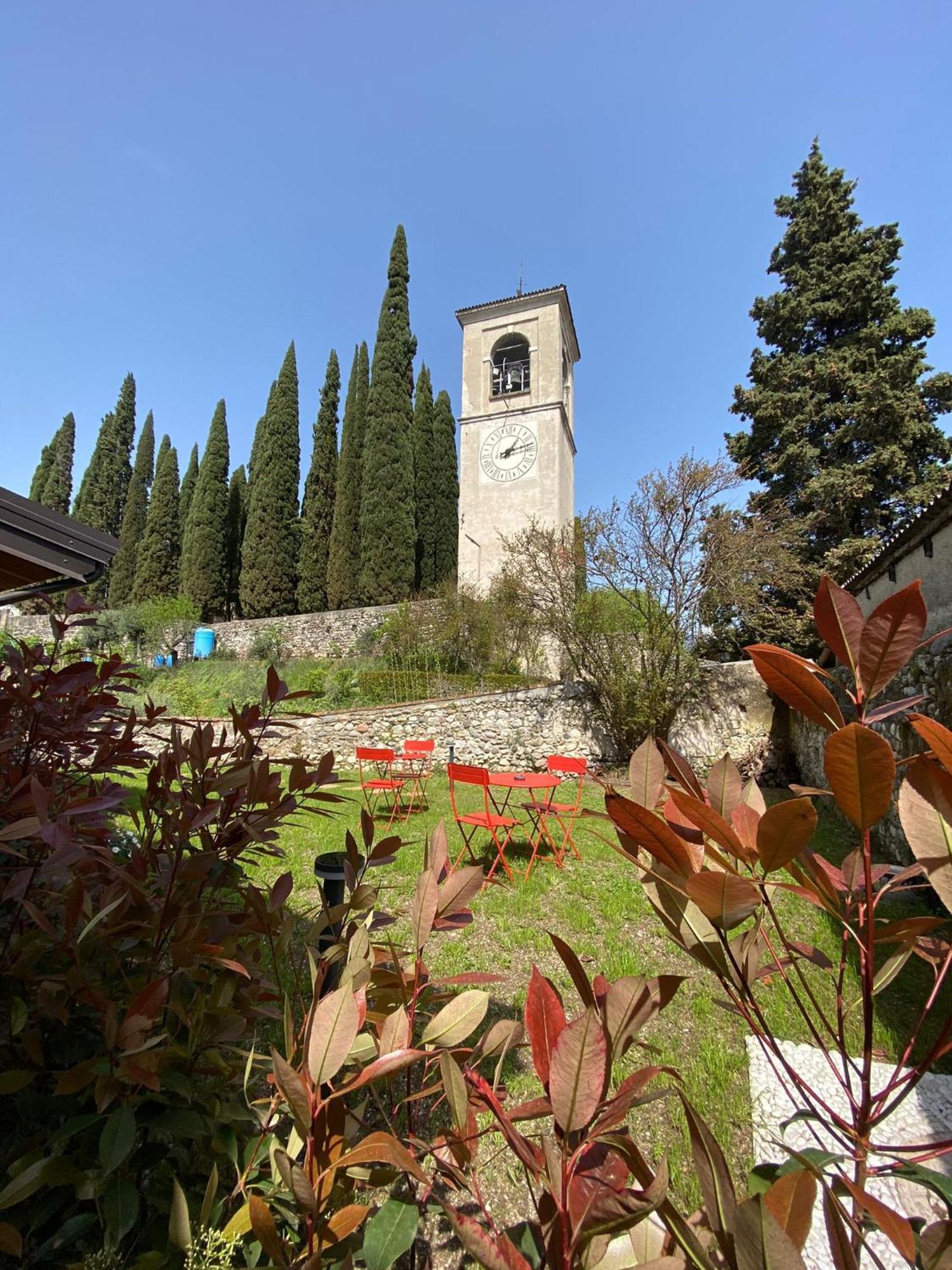 La Volpe Rossa Rooms And Apartments San Felice del Benaco Εξωτερικό φωτογραφία